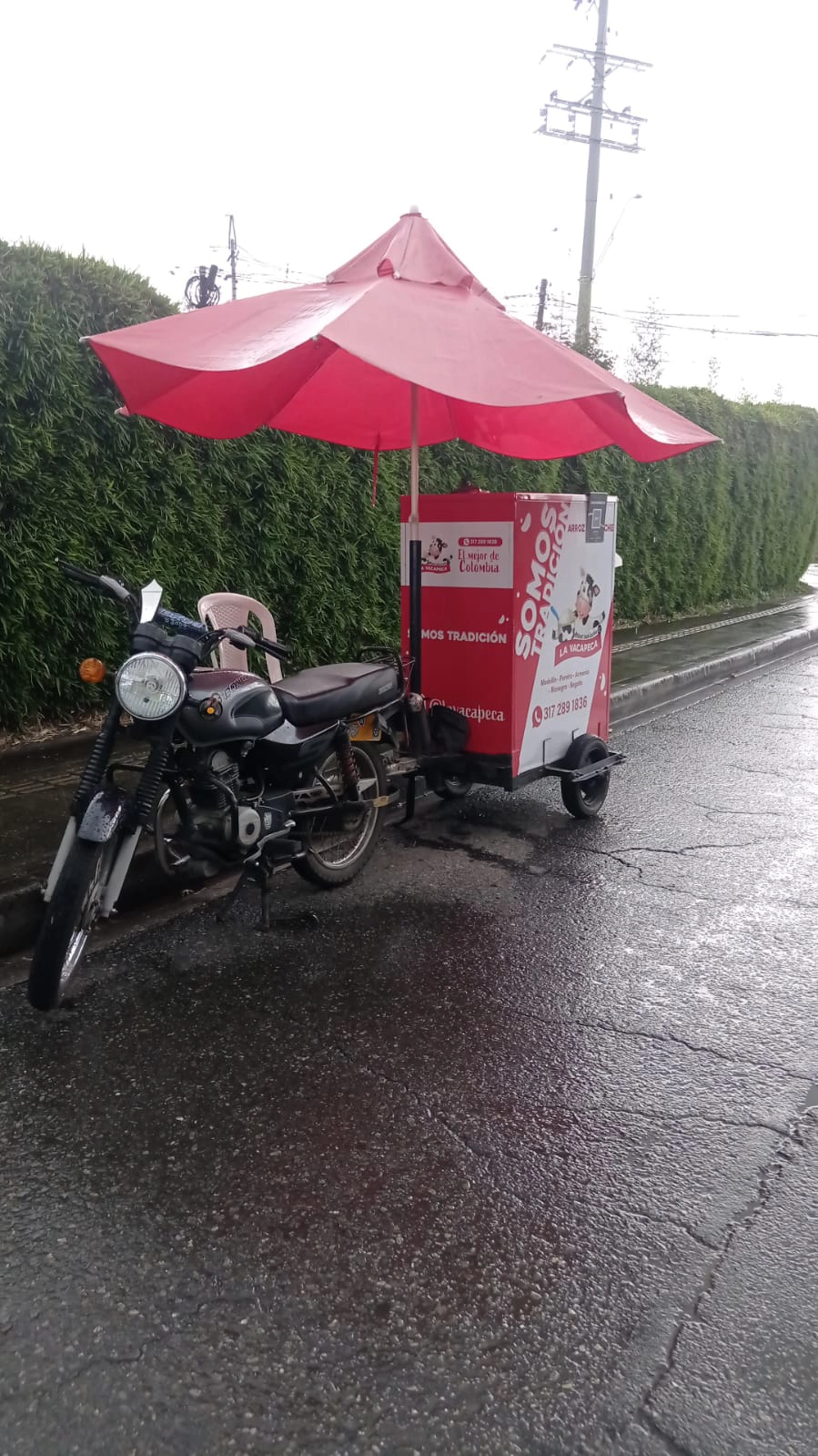 MOVIL DE LAS CEJAS, AL FRENTE DEL VIVA copia